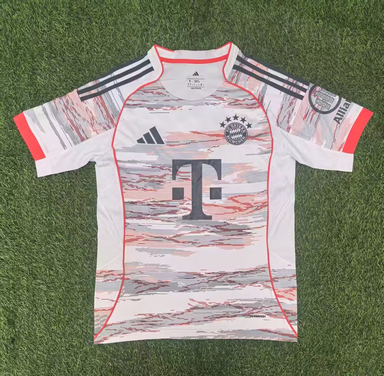 FC Bayern Munich 25/26 Away fan version